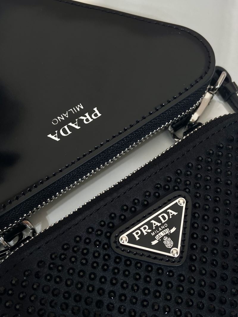 Pra*a triangle pouch